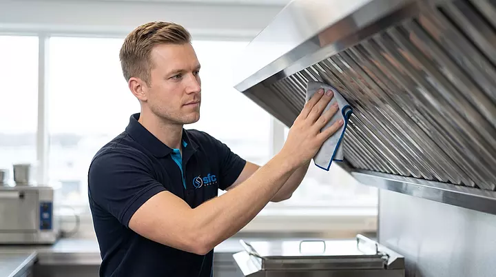 Fettauflage in der Küchenabluft